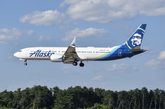 Boeing 737 MAX 9 (N985AK)