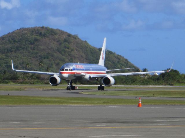 Boeing 757-200 (N635AA)