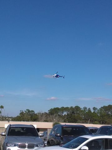 Bell JetRanger (N7YJ) - Bell 206-L4 S/N 52026 WESH 2 News Landing at the Station. Winter Park, Florida