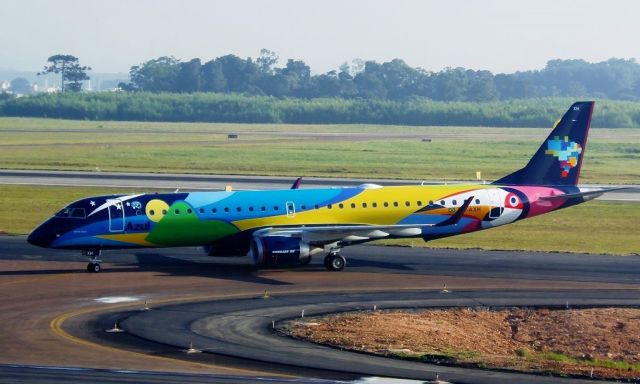 Embraer ERJ-190 (PR-AXH)