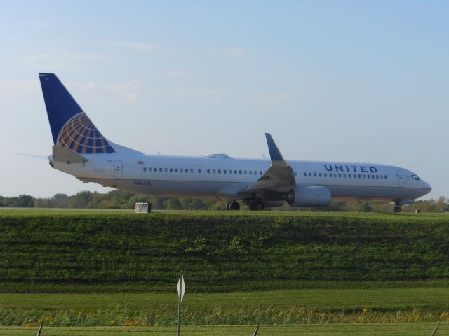 Boeing 737-900 (N36476)