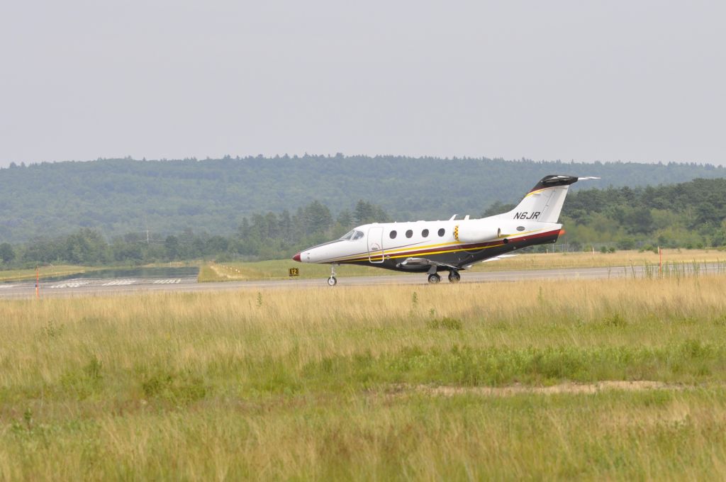 Beechcraft Premier 1 (N6JR) - N6JR on taxi for takeoff, July 15, 2012 at KCON.