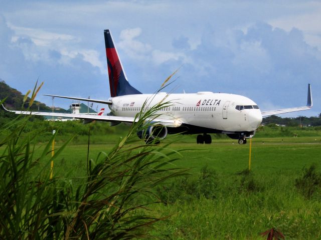 Boeing 737-800 (N3739P)