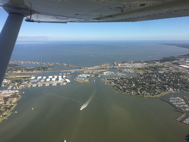 Cessna Skylane (78CP) - Heading to KEFD over Clearlake & Kemah Texas. Looking towards Galveston bay.