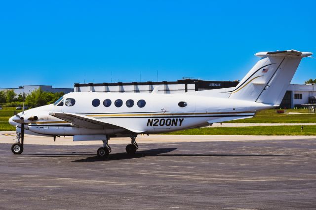 Beechcraft Super King Air 200 (N200NY) - Year: 1976br /Make: Beechcraft br /Model: King Air 200br /Opby: New York State Police br /Callsign: "GrayRider One"