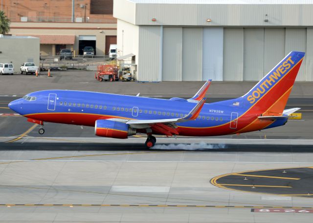 Boeing 737-700 (N783SW)