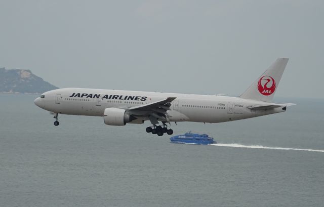 Boeing 777-200 (JA706J)