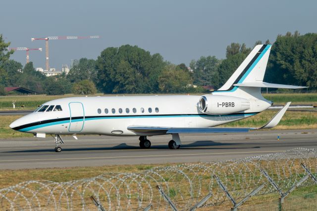 Dassault Falcon 2000 (I-PBRB) - taxi to rwy 35 