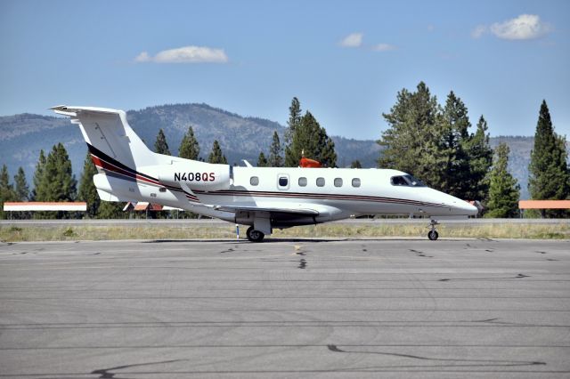 Embraer Phenom 300 (N408QS)