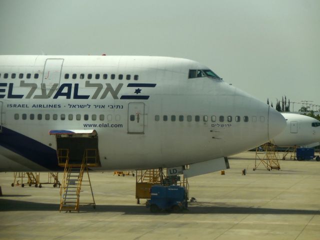 Boeing 747-400 (4X-ELD)