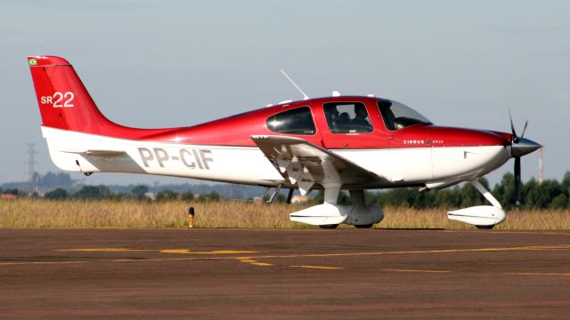 Cirrus SR-22 (PP-CIF)