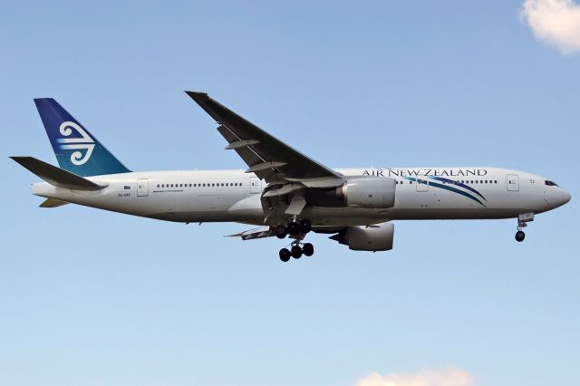 BOEING 777-200LR (ZK-OKF)