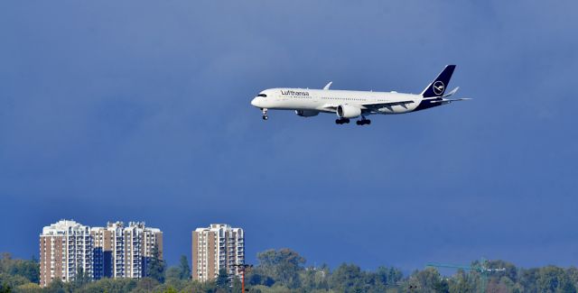 Airbus A350-900 (D-AIXL)