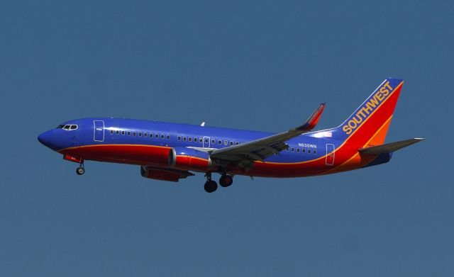 BOEING 737-300 (N630WN) - SWA818 arriving at KJAN from KHOU.