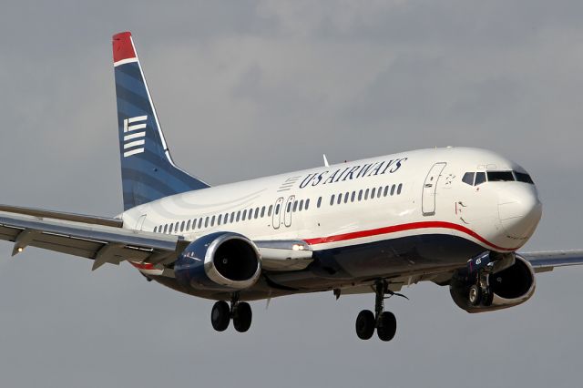 Boeing 737-700 (N455UW) - Landing at Miami.