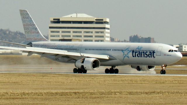 Airbus A330-300 (C-GKTS)