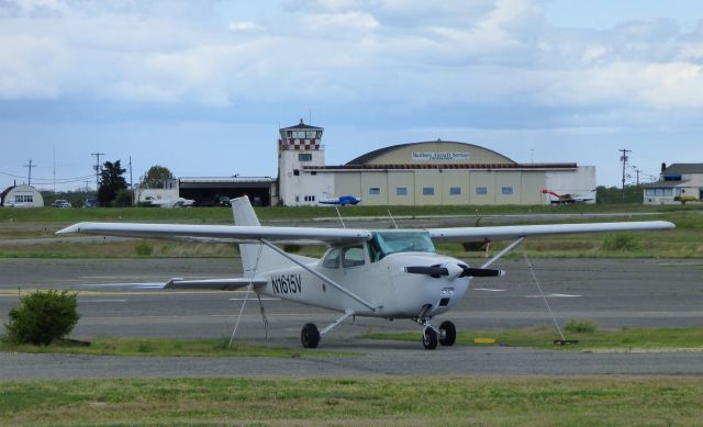 Cessna Skyhawk (N1615V) - Shown here is a Cessna Skyhawk catching some Tarmac time in the Spring of 2016.