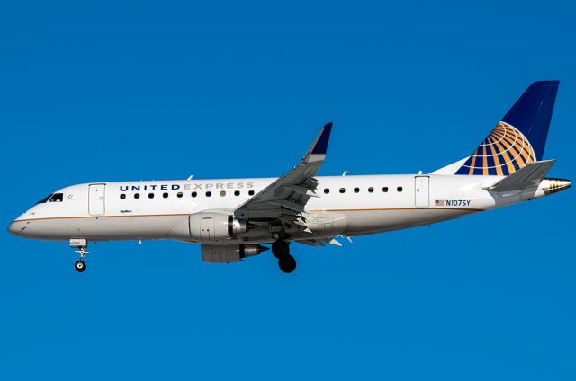 Embraer 170/175 (N107SY) - SkyWest ERJ175LR landing in Boise. They are becoming more frequent here, but we will be seeing a lot more of Alaska Skywest Aircraft (CRJ7 &amp; E175s) in Boise due to the new maintenance facility being built here, and solely for Skywest-Alaska Aircraft. Full Quality Photo: a rel=nofollow href=http://www.airliners.net/photo/United-Express-SkyWest/Embraer-175LR-(ERJ-170-200LR)/2566212/L/http://www.airliners.net/photo/United-Express-SkyWest/Embraer-175LR-(ERJ-170-200LR)/2566212/L//a