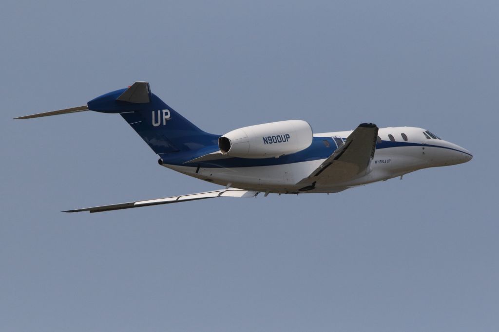Cessna Citation X (N900UP) - Wheels Up - Gama Aviation "Gama Jet" departing RWY 34 at KPSM (Portsmouth Int'l at Pease, NH) enroute to KCMH (Columbus, OH)