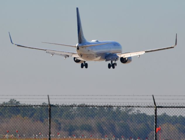 Boeing 737-800 (N37422)