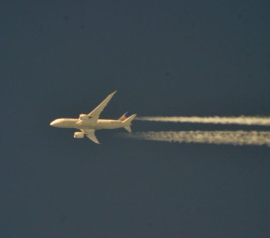 Boeing 787-8 — - UNITED 5 London Heathrow to Houston Bush over Cleveland 38,000 ft. 9-29-14