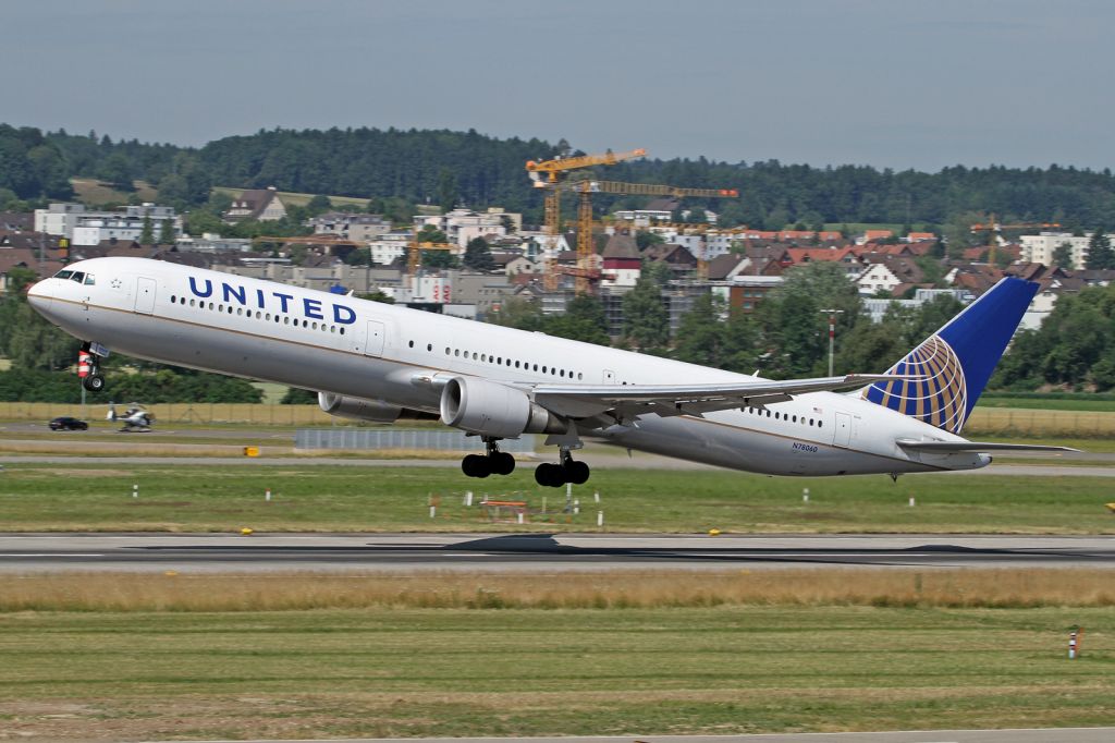 BOEING 767-400 (N78060)