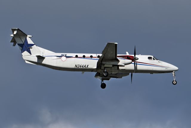 Beechcraft 1900 (N244AX)