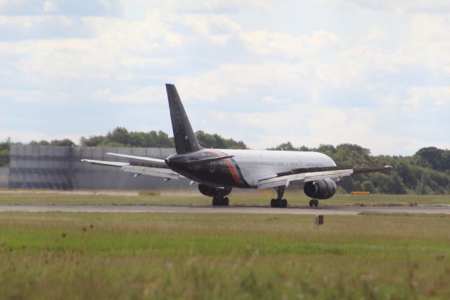 Boeing 757-200 (G-POWH) - Airline: Titanbr /Plane: B757-200br /Location: STN (London Stansted Airport)br /Date: 18.09.22 (dd/mm/yy)