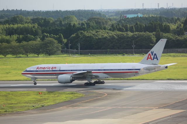 Boeing 777-200 (N758AN)