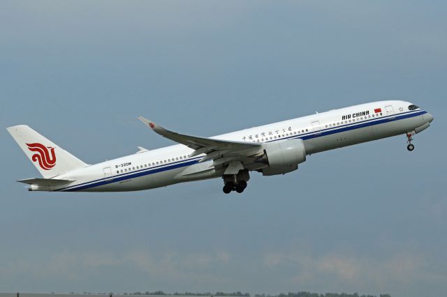 Airbus A350-900 (B-32DM)