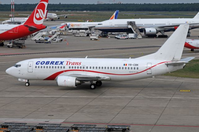 BOEING 737-300 (YR-CBK)