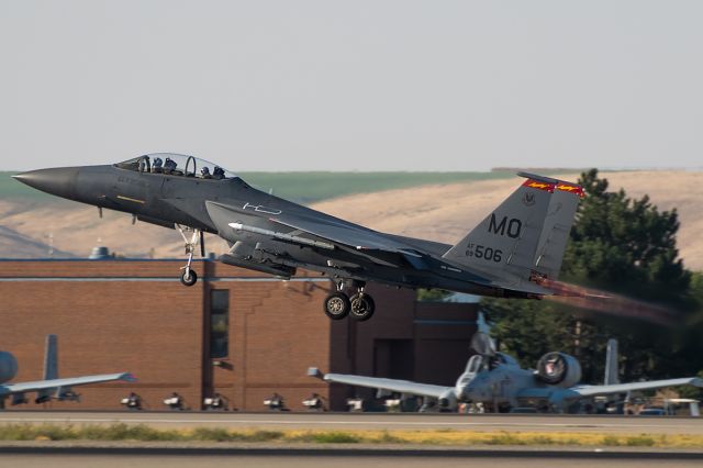 McDonnell Douglas F-15 Eagle (89-0506) - Shock61 blasting out to the MOA.  Full Quality Photo: a rel=nofollow href=http://www.jetphotos.net/photo/8205451http://www.jetphotos.net/photo/8205451/a