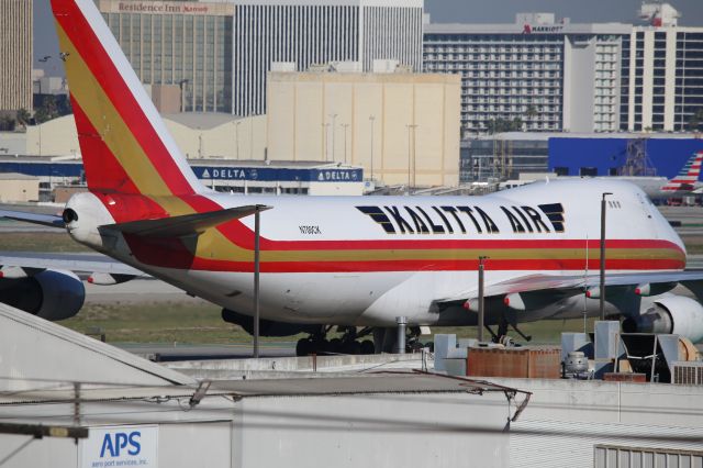 Boeing 747-400 (N700CK)