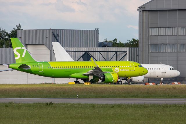 Airbus A320 (VP-BSL)