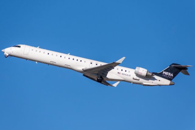 Canadair Regional Jet CRJ-900 (N942LR)
