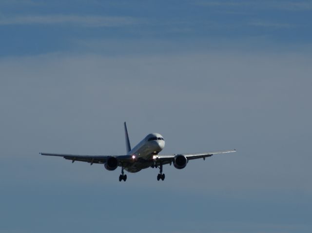 Boeing 757-200 (N670DN) - DL2084 from ATL