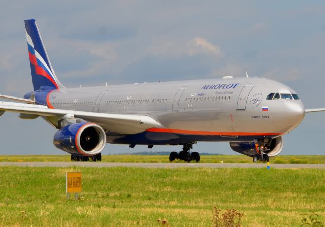 Airbus A330-300 (VQ-BQX)