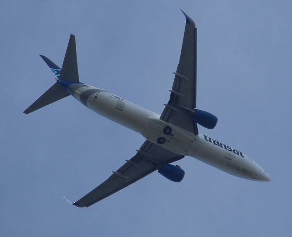 Boeing 737-800 (C-FYQO)