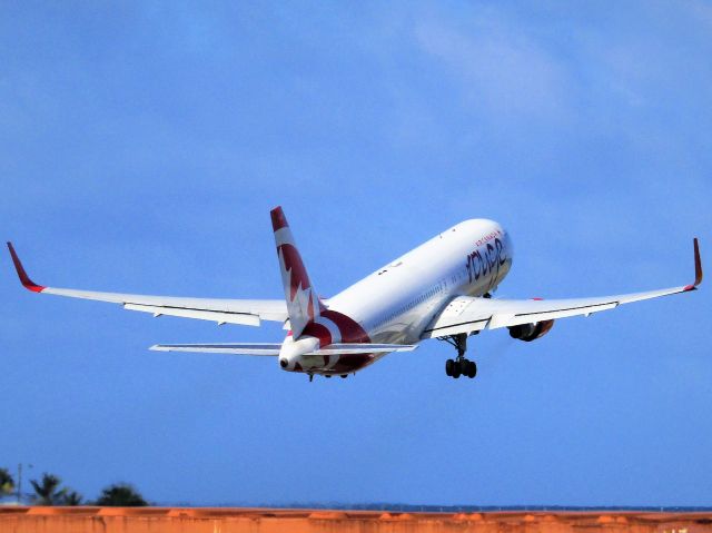 BOEING 767-300 (C-FMWP)