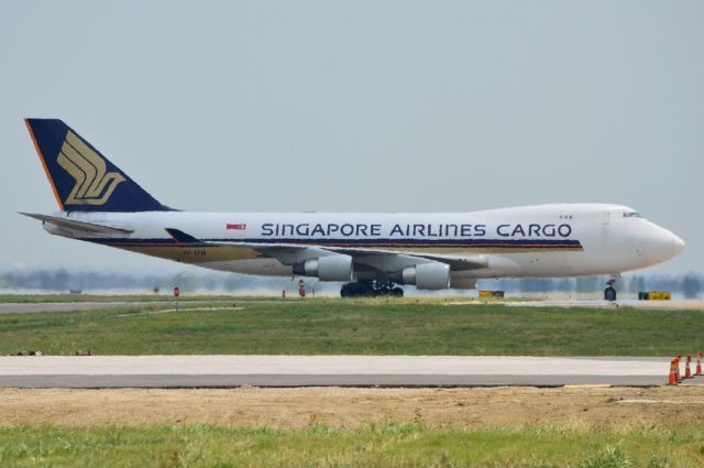 Boeing 747-400 (9V-SFM) - Singapore Airlines Cargo - B744 - 9V-SFM - Arriving KDFW 07/01/2013