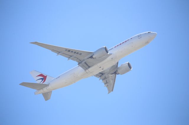 BOEING 777-200LR (B-220F)
