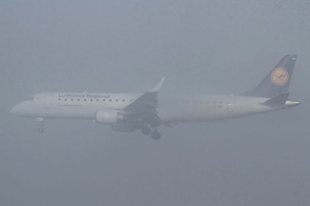 Embraer ERJ-190 (D-AECE) - there is not only sunshine