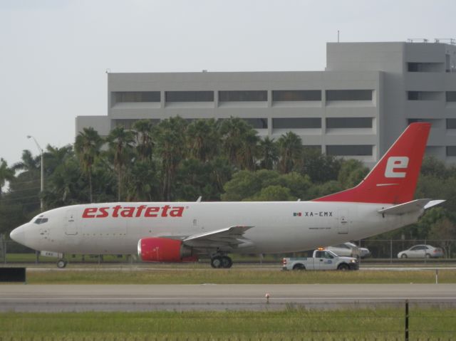 BOEING 737-300 (XA-EMX)