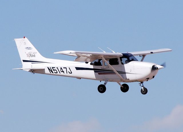 Cessna Skyhawk (N5147J) - Cessna 172S Skyhawk SP N5147J (172S9021)  North Las Vegas Airport (IATA: VGT, ICAO: KVGT, FAA LID: VGT) 9-9-2010 Photo: TDelCoro