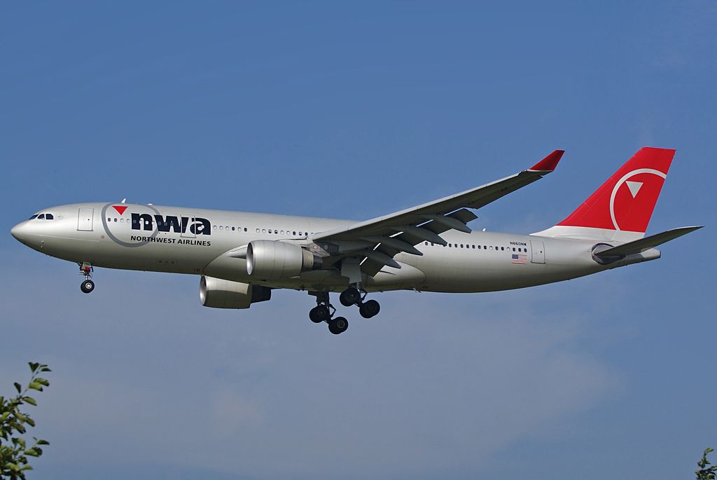 Airbus A330-200 (N860NW)