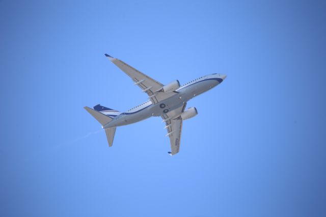 Boeing 737-700 (HL8290)