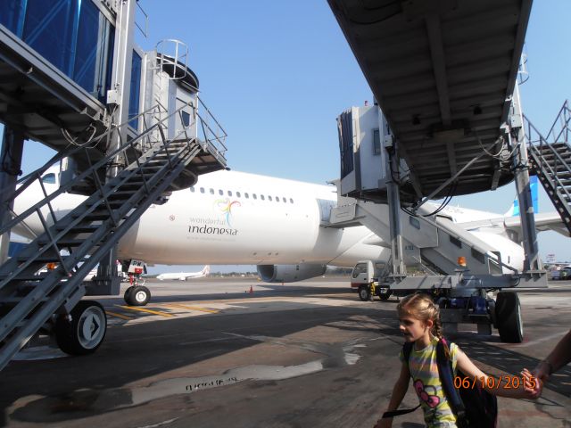 Airbus A330-300 (PK-GPW) - Garuda Indonesia PK-GPW on the ground at Denpasar. 