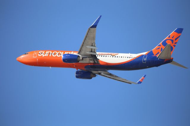 Boeing 737-800 (N834SY)