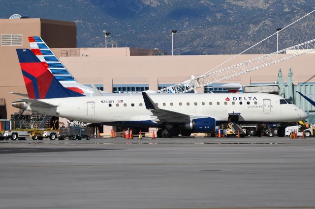 Embraer 175 (N283SY)