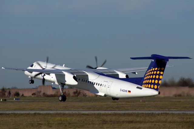 de Havilland Dash 8-400 (D-ADHR)